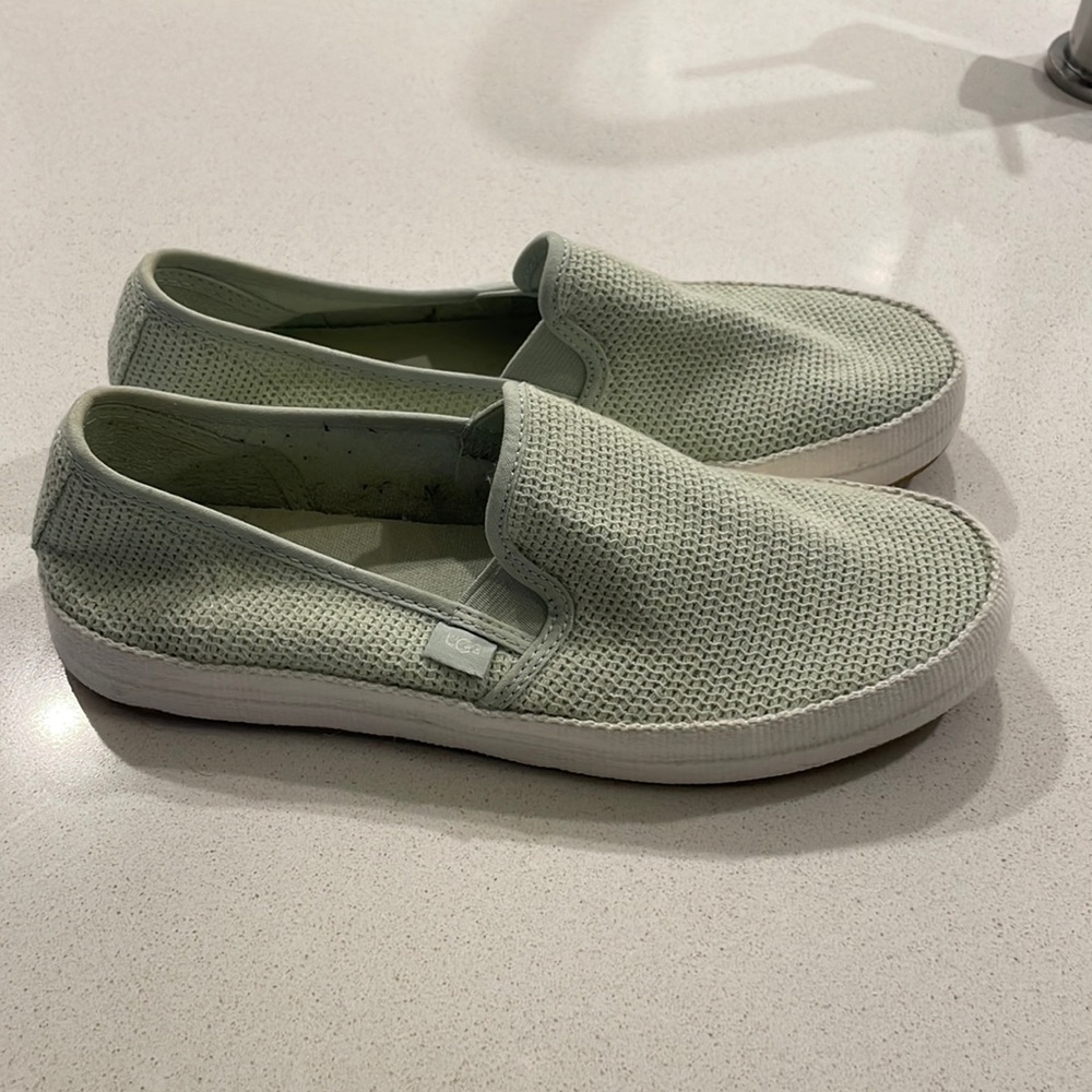 Ugg sneakers. Mint. Sz 8. Like new